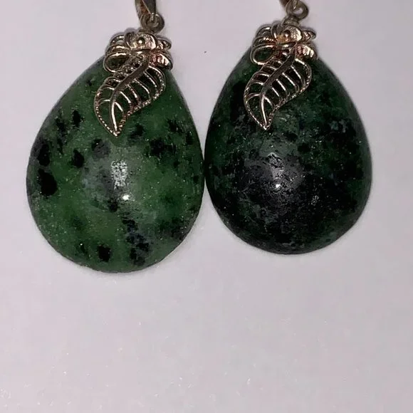Ruby in Zoisite Pendant with Leaf Bail - Picture 10 of 15